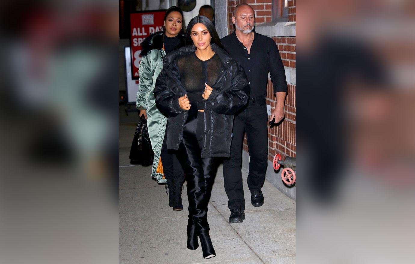 //Kim Kardashian NYFW Plastic Survery Cheeks