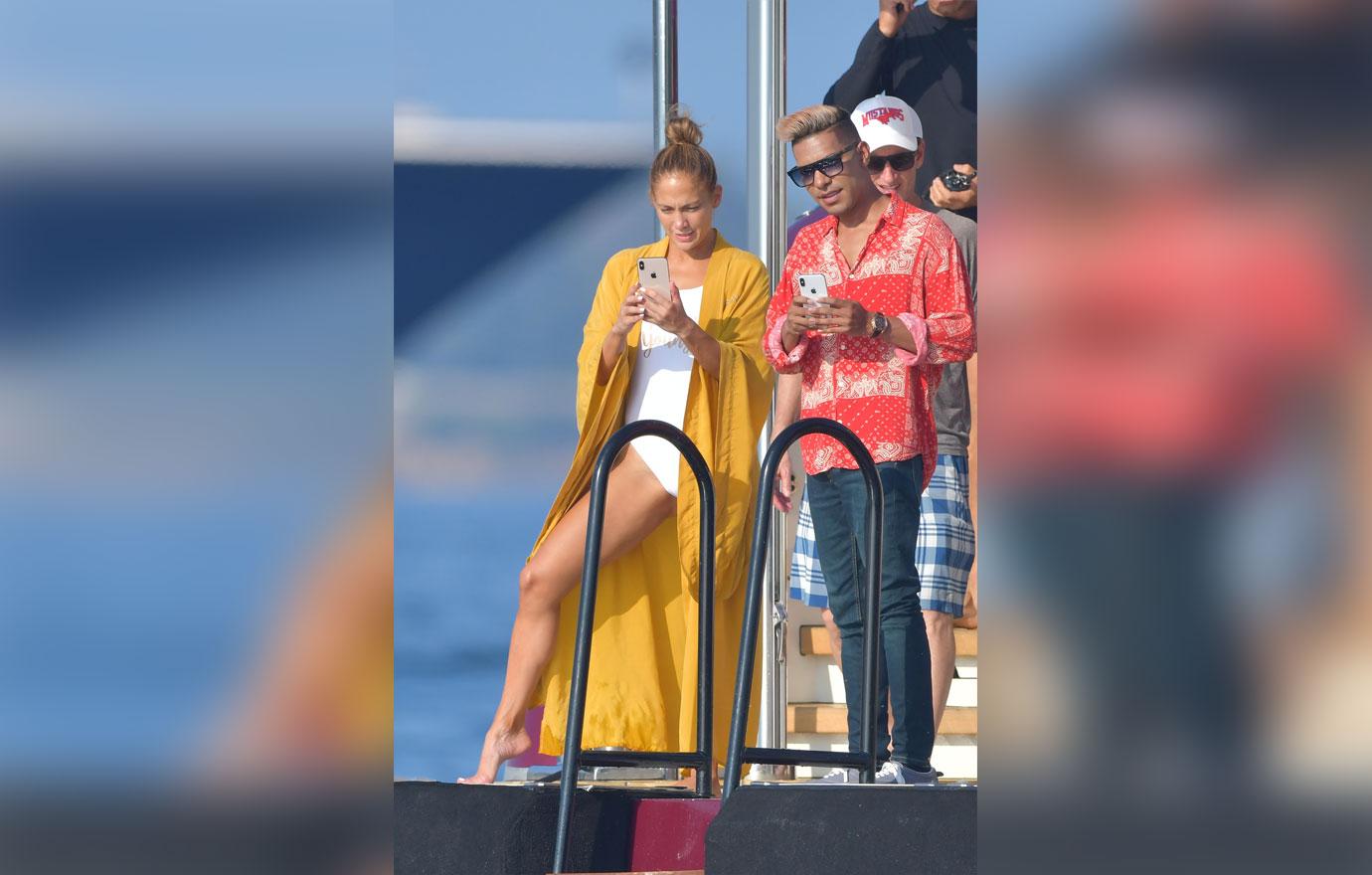 Jennifer Lopez Shows Off Swimsuit Body On Yacht Summer Vacation