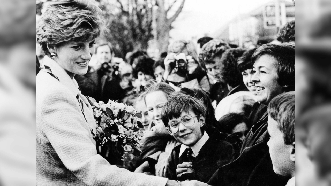 Princess Diana did not have an affectionate childhood, according to a book.