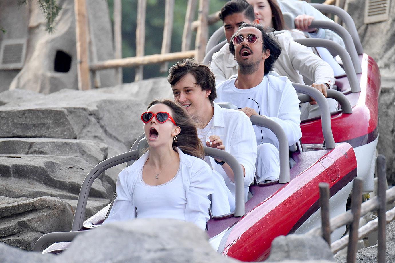 carrie fisher daughter billie lourd disneyland