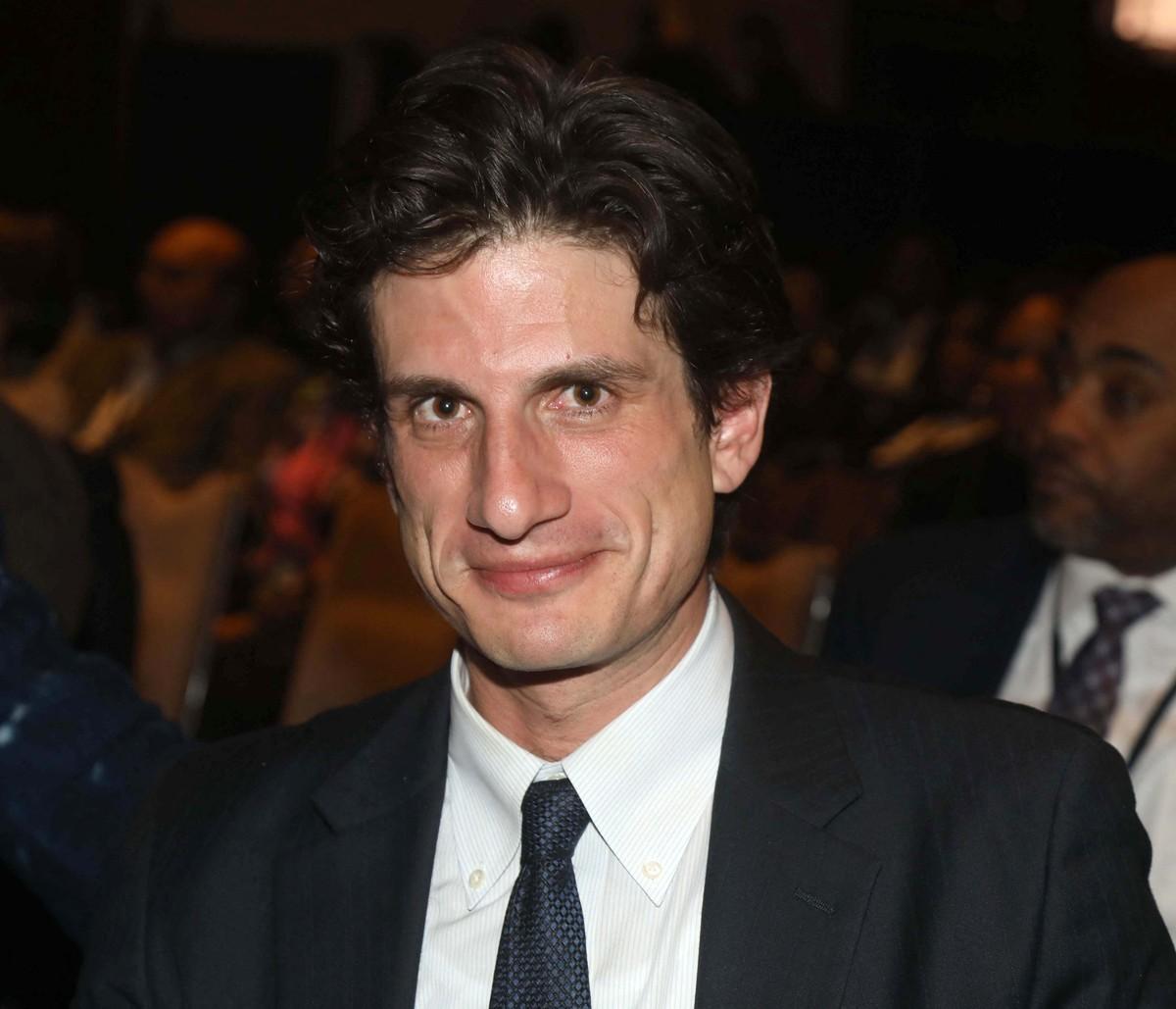 Jack Schlossberg criticized the portrayals of JFK Jr. and Carolyn Bessette in Ryan Murphy's 'Love Story' for not involving the Kennedy family.