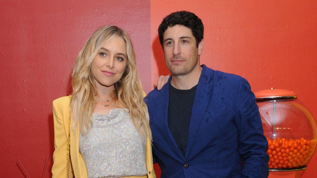 Photo of Jason Biggs and Jenny Mollen