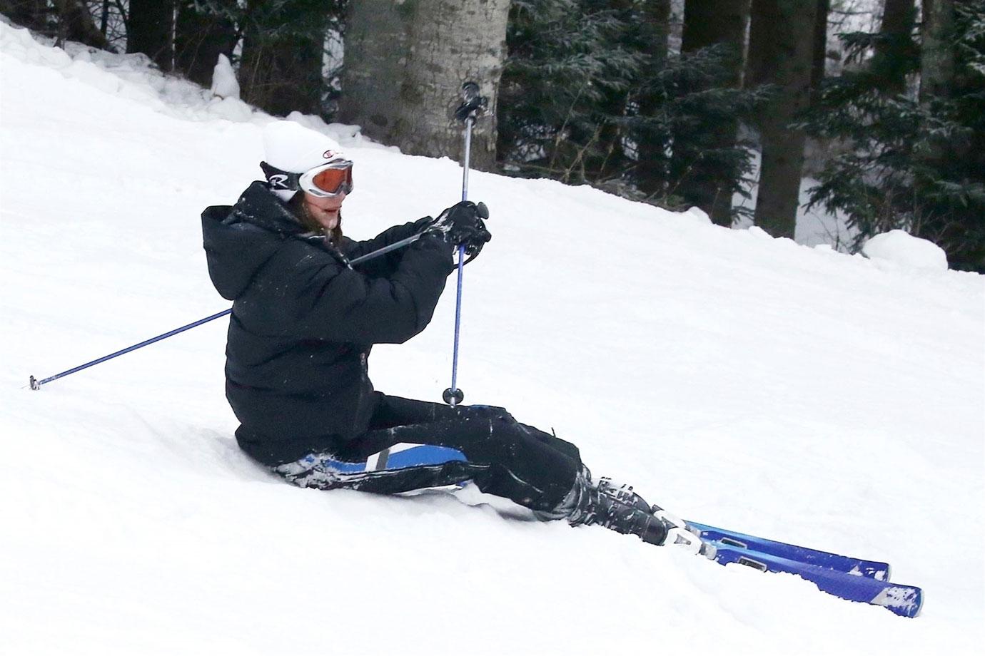 //Bella Hadid skiing fall