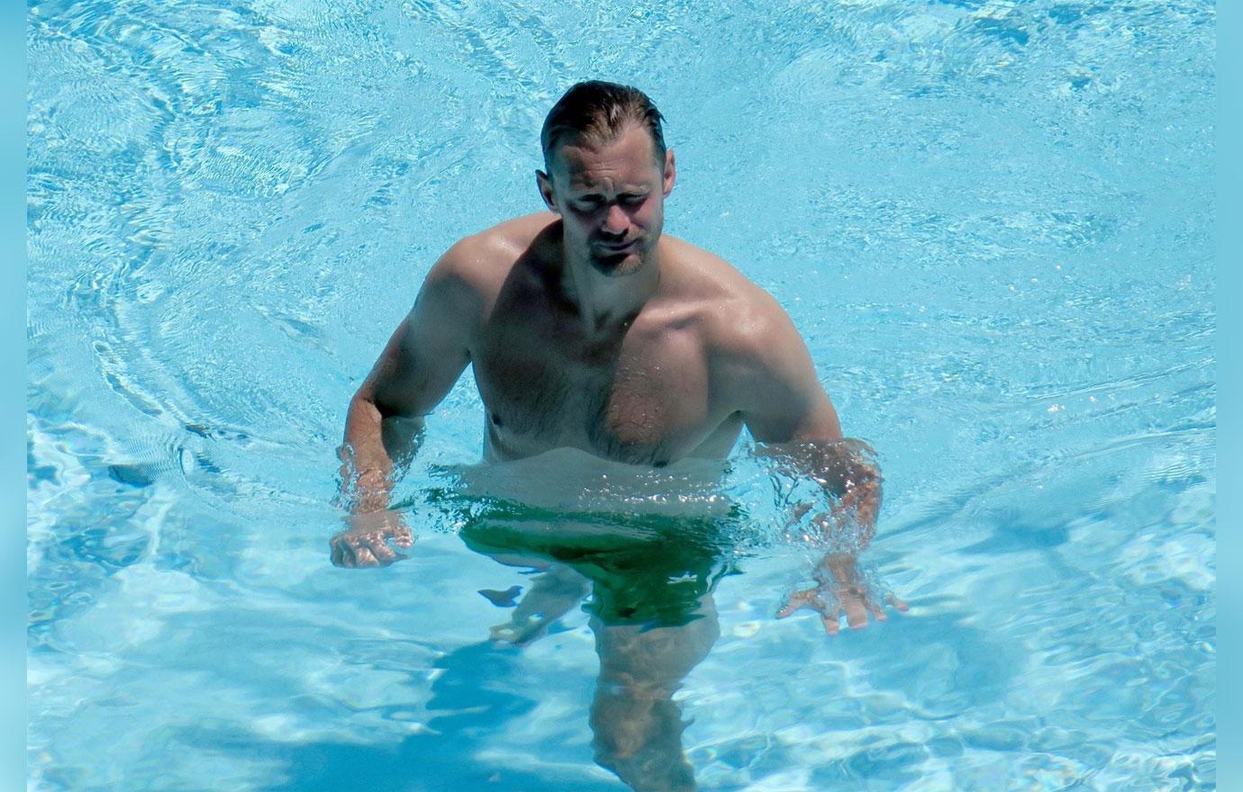 alexander skarsgard shirtless pics