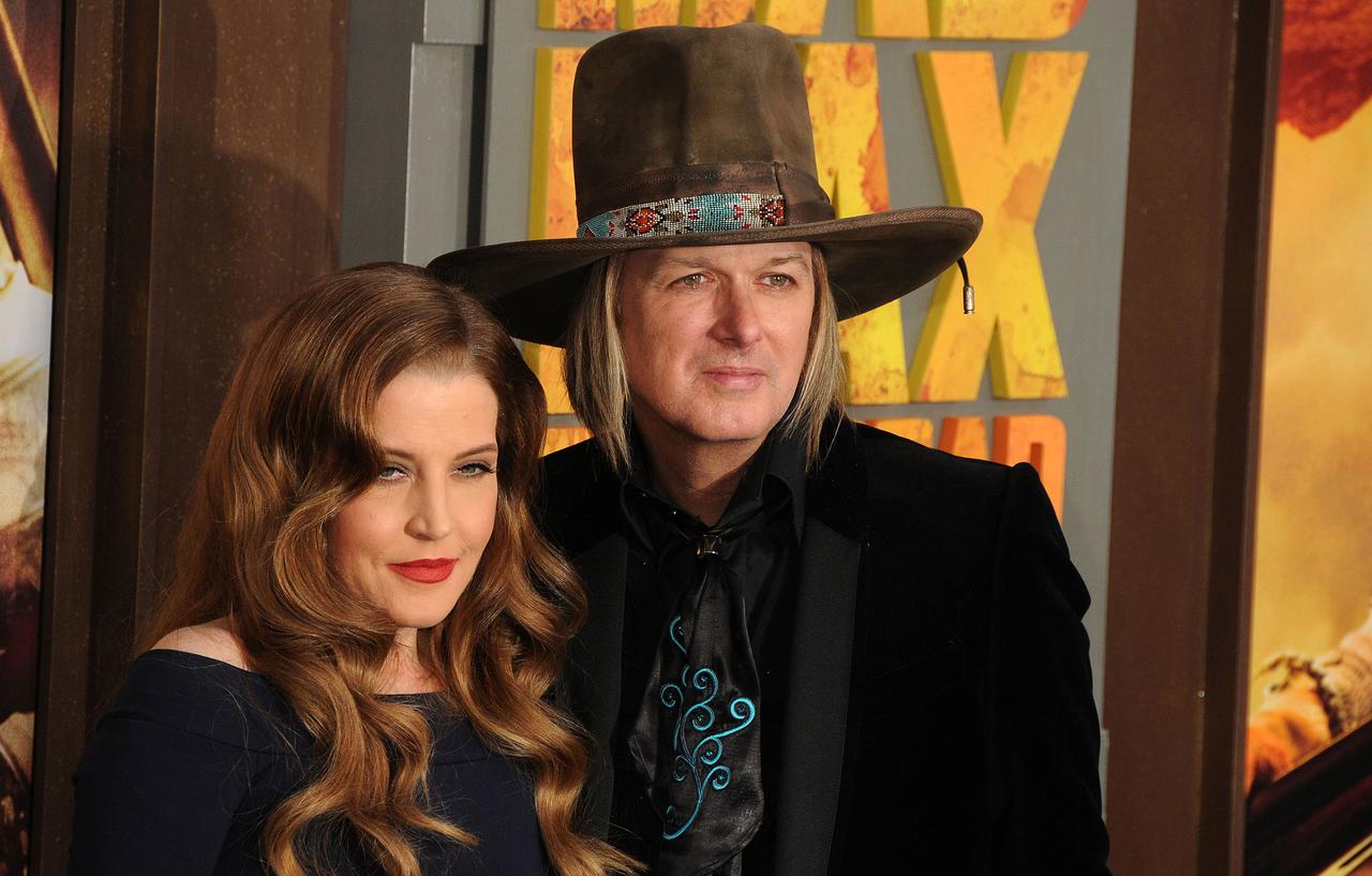 Lisa Marie Presley Ordered To Pay Ex-Husband Michael Lockwood $4,600 A ...