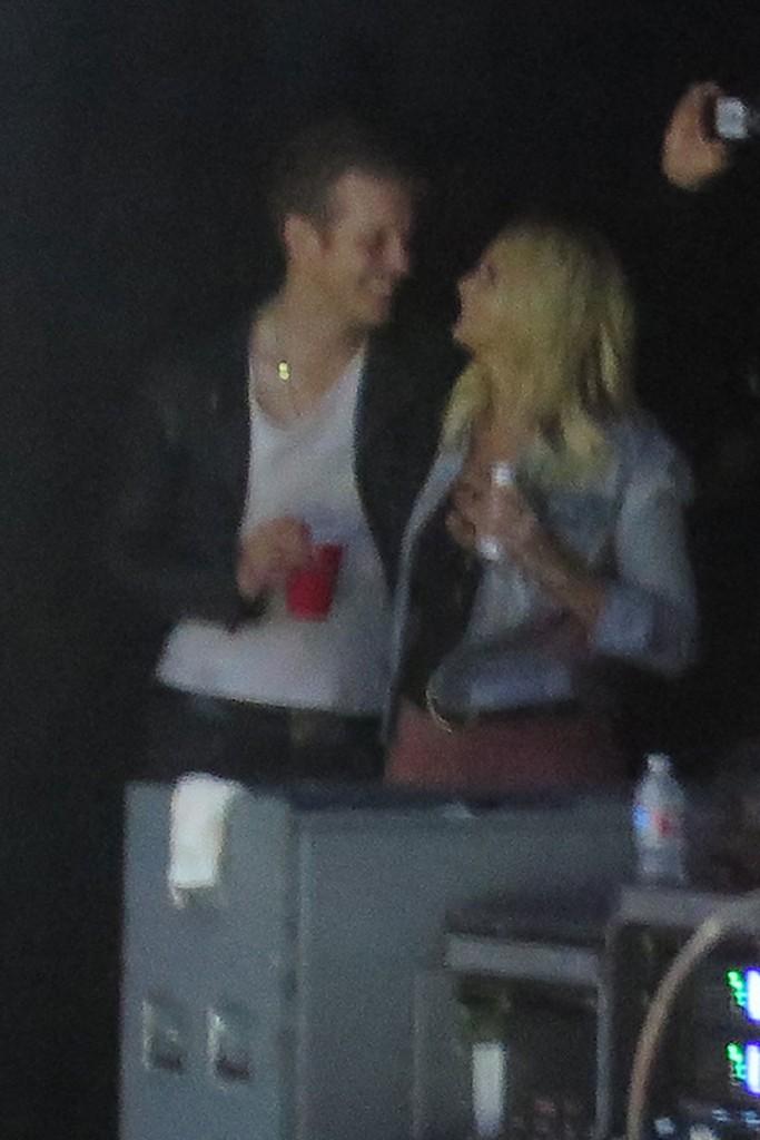 //miranda lambert boyfriend anderson east kissing photos