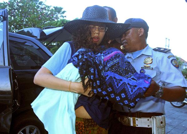 Bali Suitcase Murder -- Heather Mack Leaves Hospital With Baby For Jail