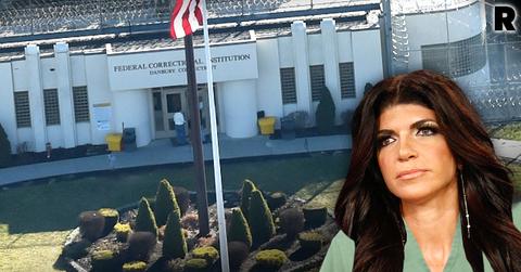 Teresa Giudice Tweets In Prison Difficult Time
