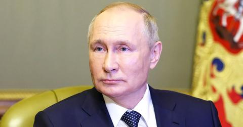 Putin's Troops Using Bodies Of Dead Soldiers To Protect Against Enemy Forces