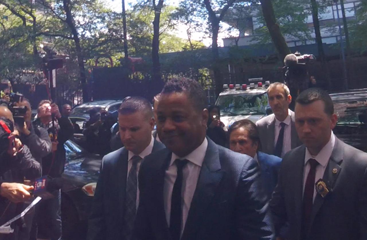 Cuba Gooding Jr. Surrenders Himself while wearing a blue suit To the NYPD On Groping Allegations.