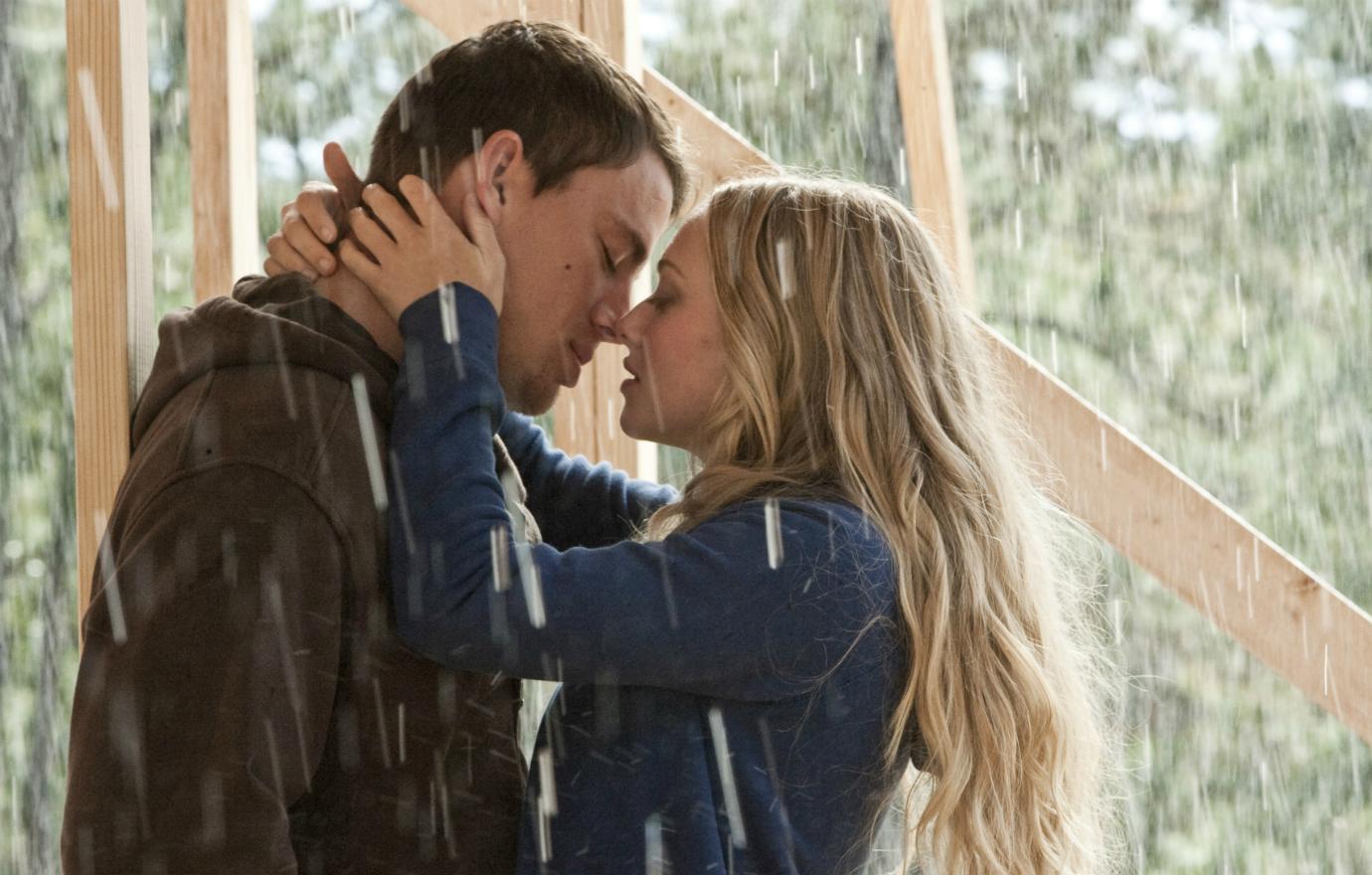 Channing Tatum in a dark grey hoodie was ready to kiss Dear John costar Amanda Seyfried, as she sported a blue sweatshirt.