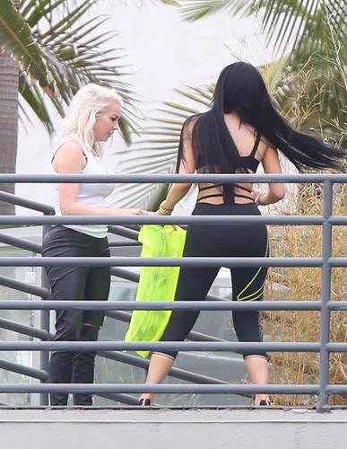 Growing Up Too Fast Kylie Jenner Shows Off In Bikini In La 