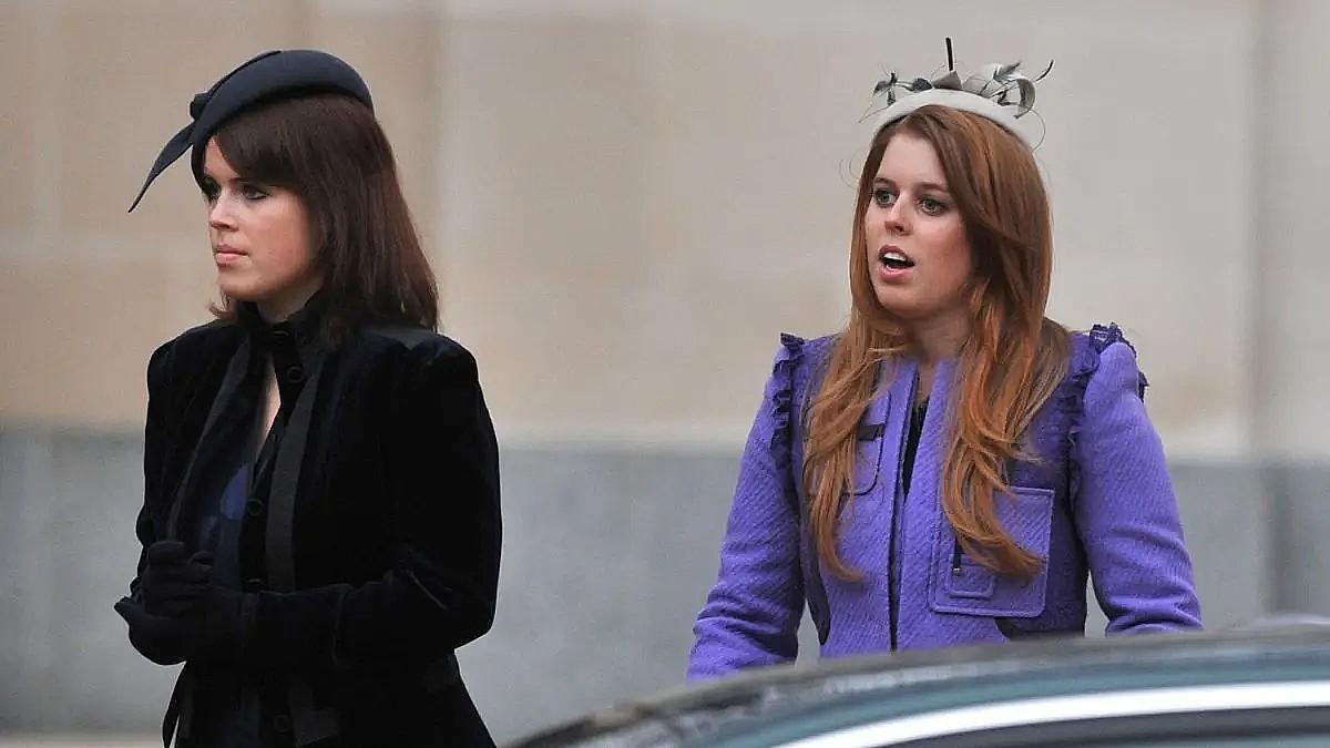 Photo of Princesses Beatrice and Eugenie