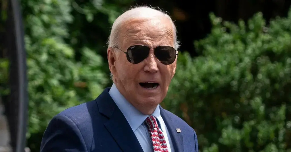 Picture of Joe Biden leaving to Camp David.