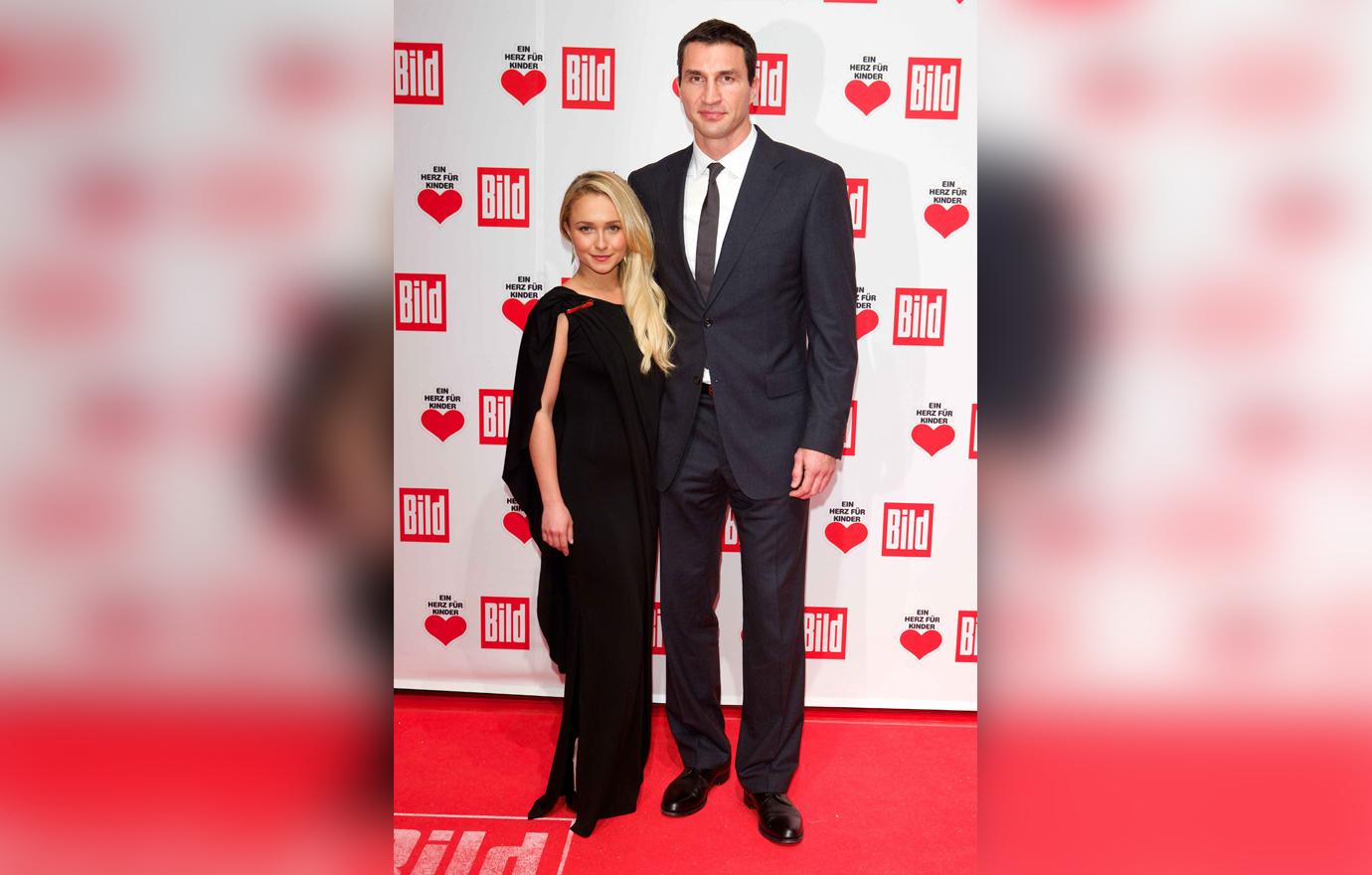 Hayden Panettiere and Wladimir Klitschko Pose Smiling On Red Carpet In Formal Wear