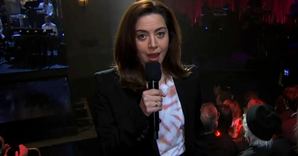 aubrey plaza shirt snl anniversary honoring husband jeff baena first appearance suicide