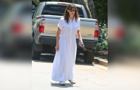 jen garner all white bride photos ben affleck engagement ring jennifer lopez
