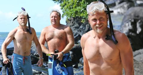 //spencer pratt alex jones beach hawaiian vacation pp