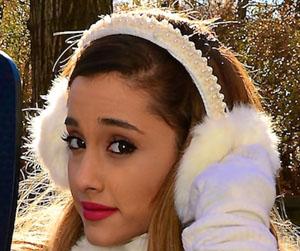 //ariana grande