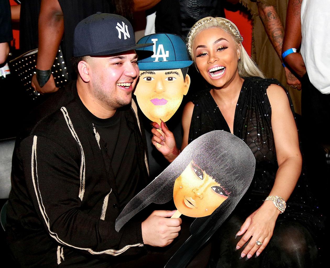 Blac Chyna Shows Off Baby Bump At Launch Party For Kardashian Diss Emojis(02)