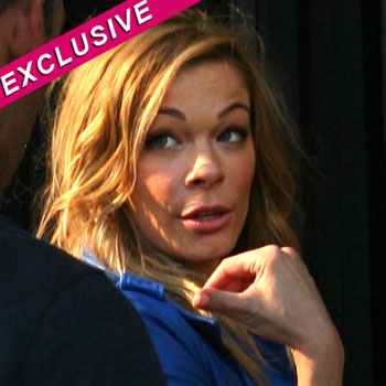 //leann rimes bully tweet splash