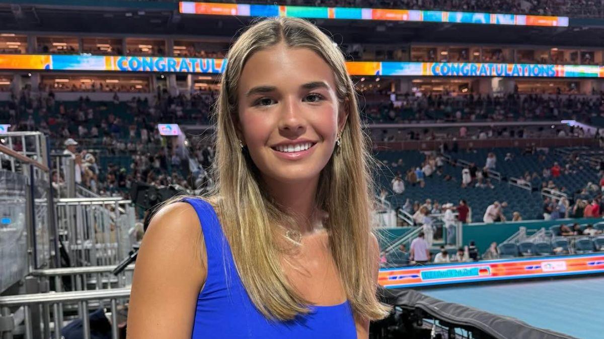 image of She posted a photo with Aryna Sabalenka praising her performance.