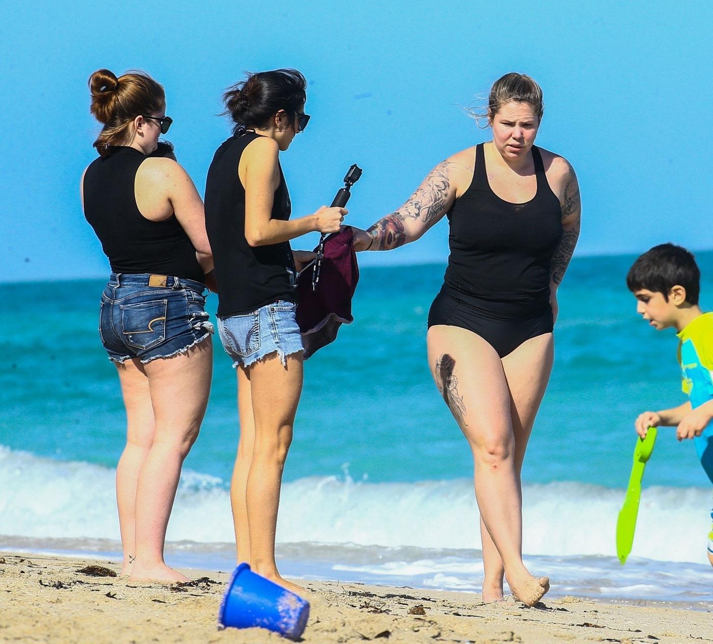 Kailyn Lowry Beach Baby Lux