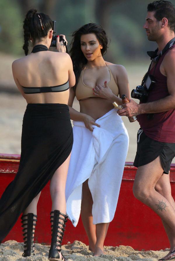 //kim kardashian bikini shoot