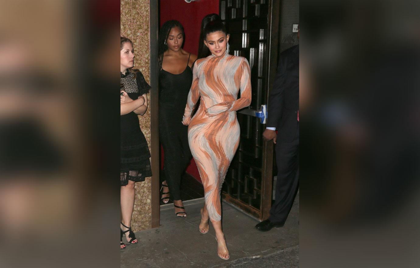 Kylie Jenner Kim Kardashian Family Dinner