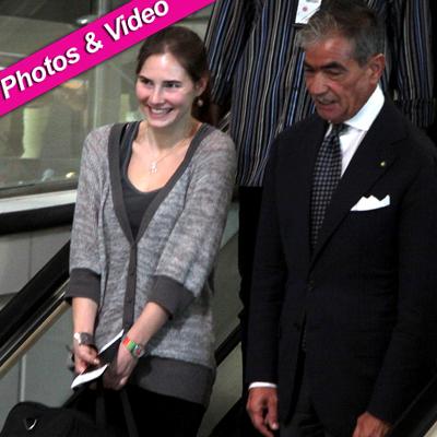 //amanda knox airport_