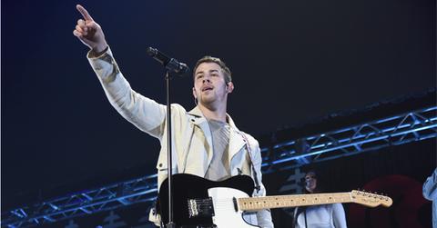 //nick jonas shows off his muscles at the gym pp