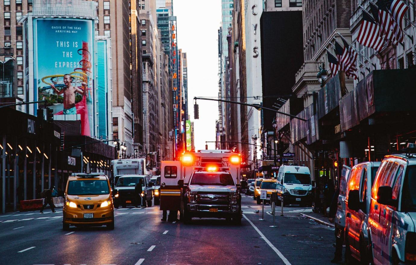 ny ambulance unsplash