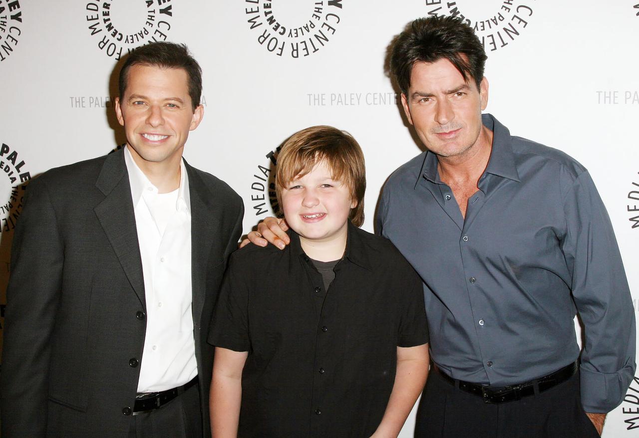 'Two And A Half Men' Child Actor Angus T. Jones Looks Unrecognizable In ...