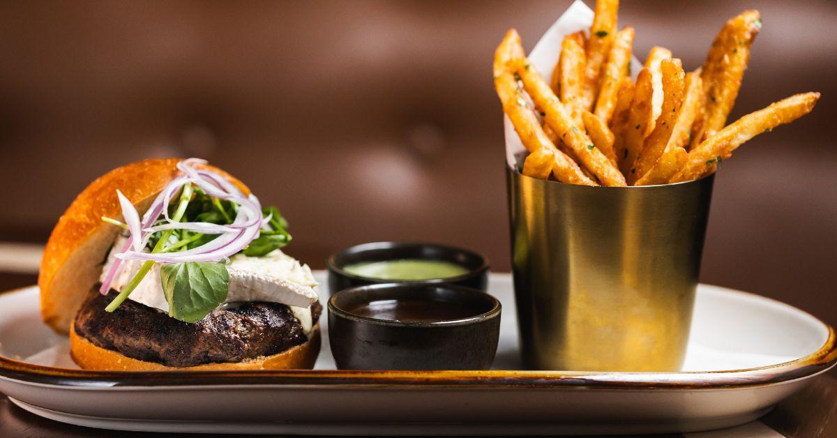 chelsea living room manhattan supper club reese witherspoon celebrity