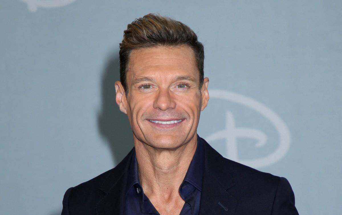 Ryan Seacrest's appearance at a Los Angeles cancer fundraiser sparked online discussion about his weight loss.