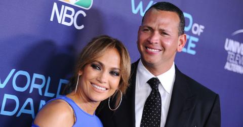 J-Lo & A-Rod pose on the red carpet.