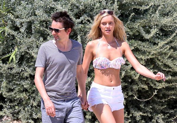 //matt bellamy hot make out pda with girlfriend st tropez