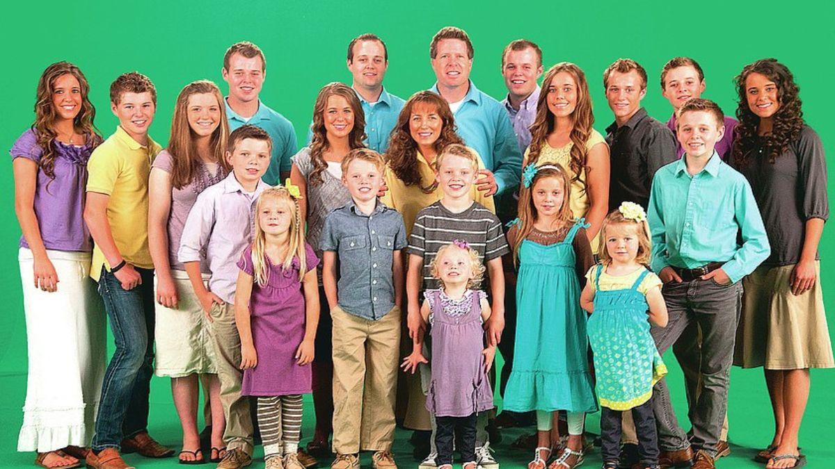 A photo of the Duggar family