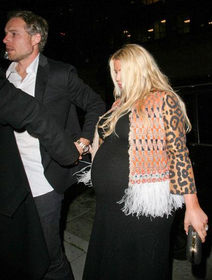 //jessica simpson pregnant mr chow