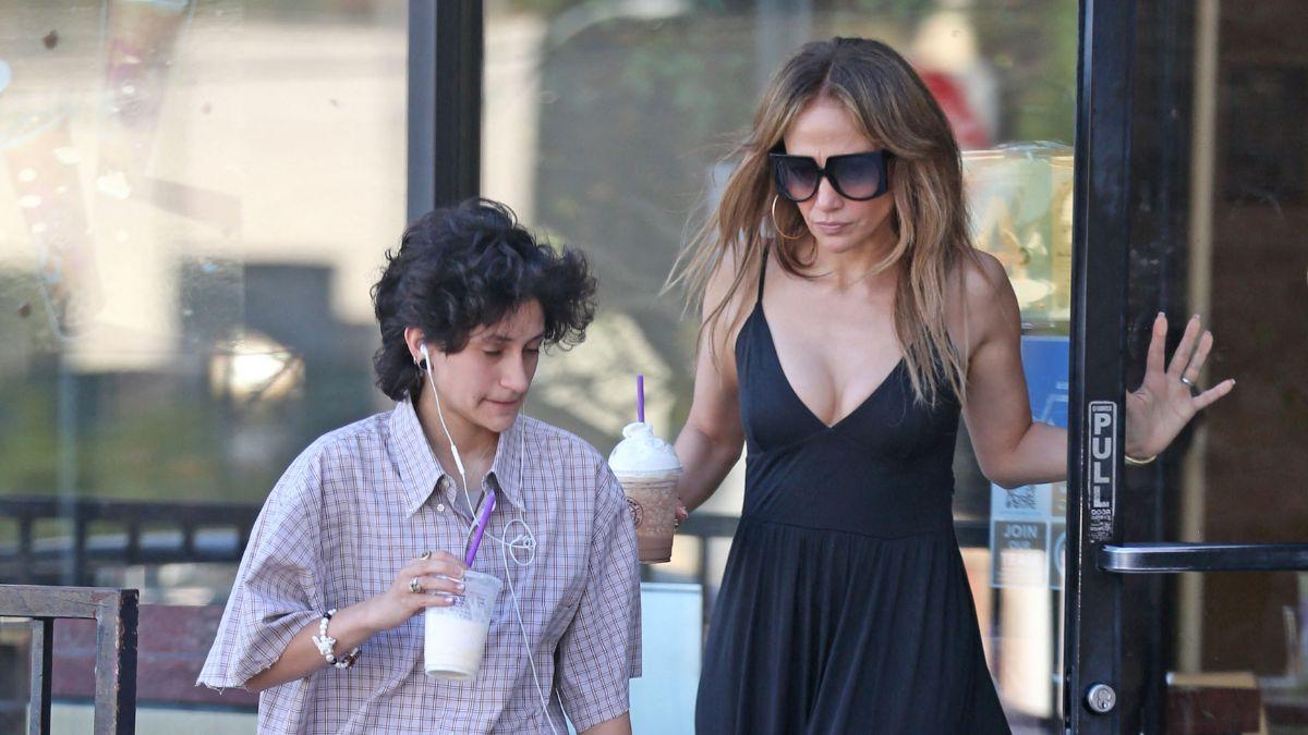 Photo of Emme Maribel Muñiz, Jennifer Lopez