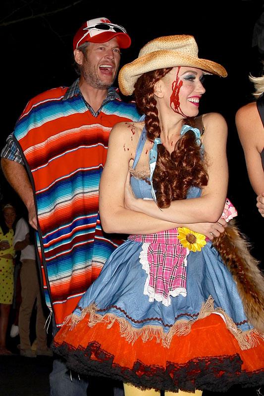 Gwen Stefani Blake Shelton Dating PDA Halloween Party