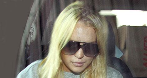 //lindsay lohan tweets square pcn