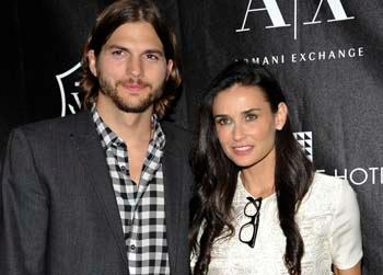 //ashton kutcher demi moore tweet divorce ap