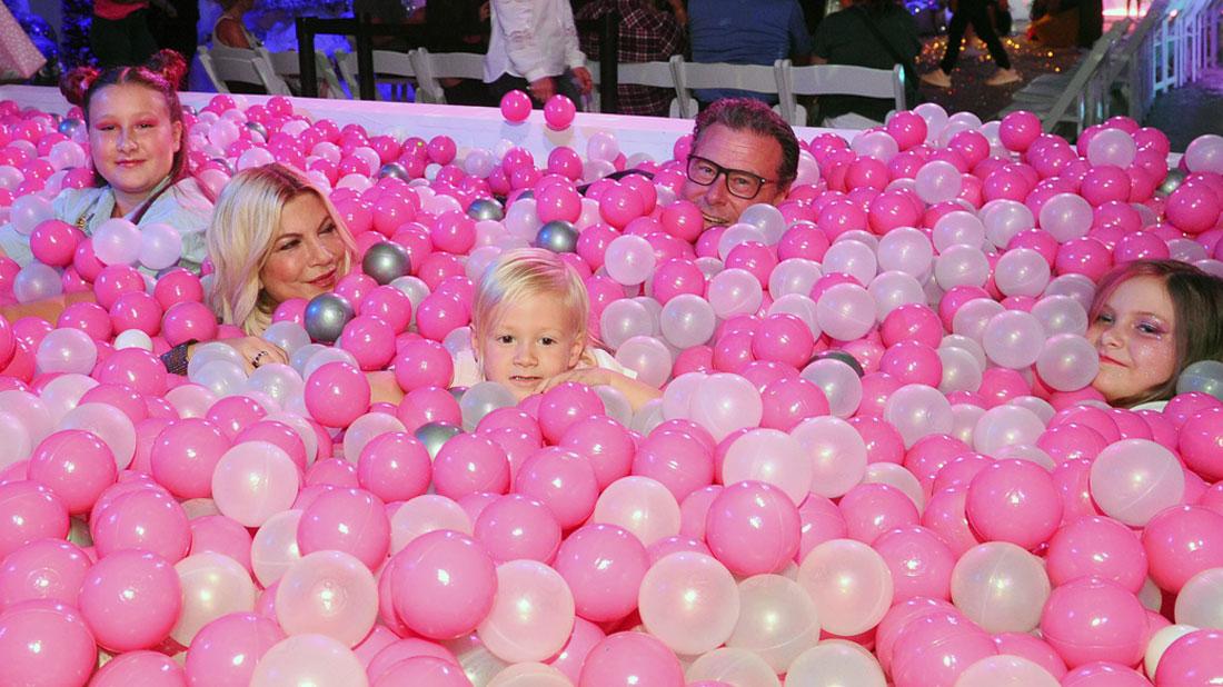 Drowning In Debt? Tori, Dean & Kids Sink In Pink Plastic Balls Amid Money Woes