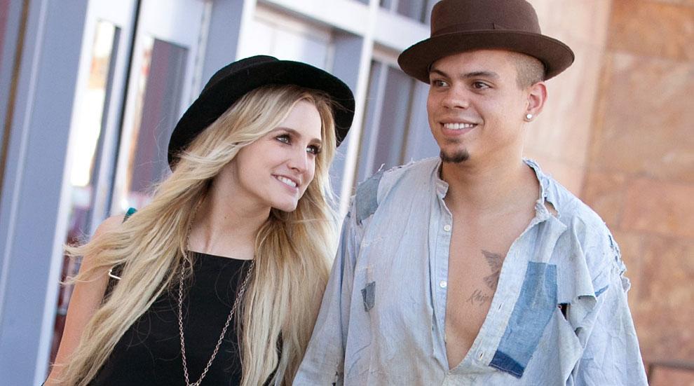 Evan Ross Ashlee Simpson Gives Birth Baby Girl