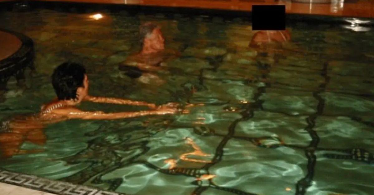 Photo of Ghislaine Maxwell, Bill Clinton