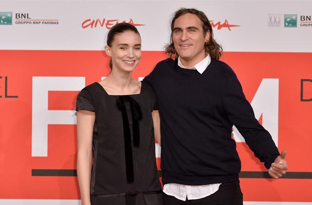 Joaquin Phoenix Rooney Mara Seen Out Together For First Time