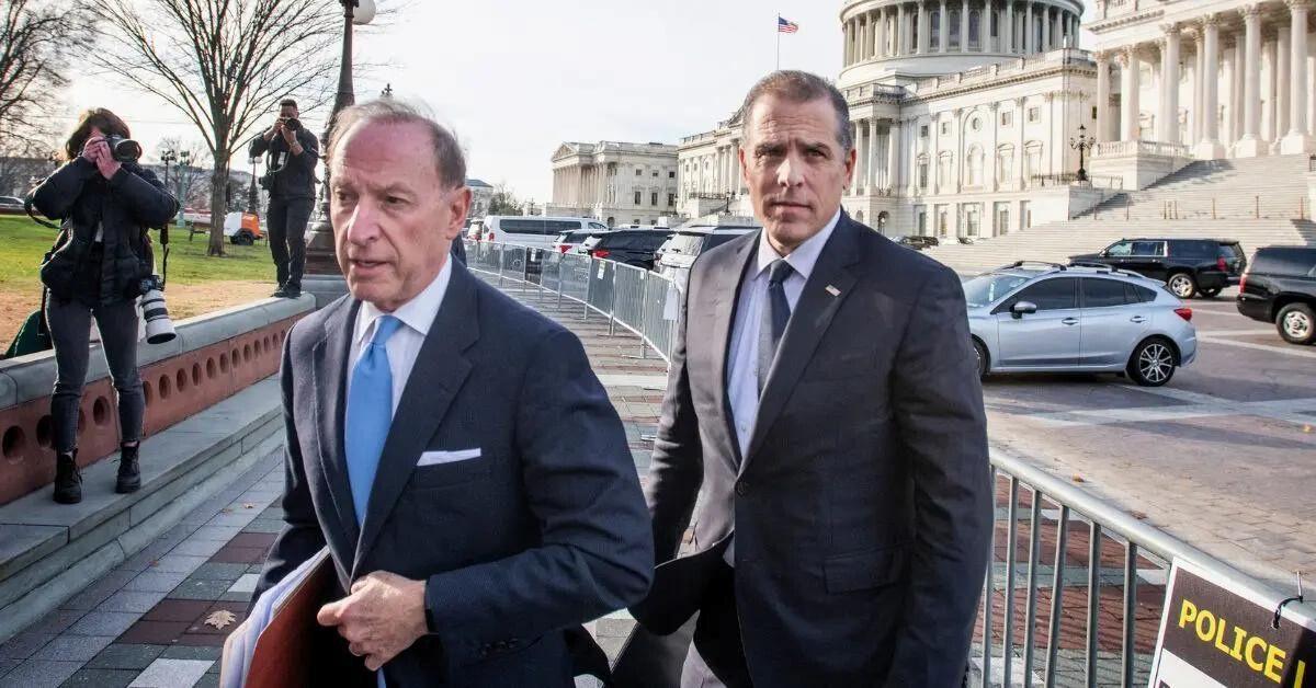 hunter biden all smiles entering court attorney not testify gun trial