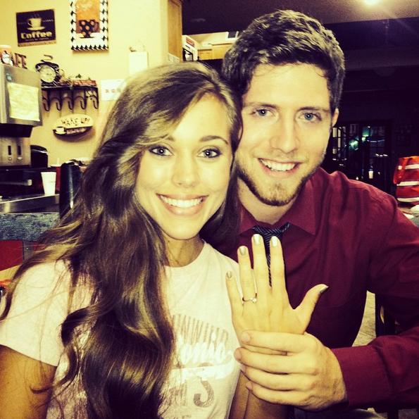 //jessa duggar pregnant hidden signs