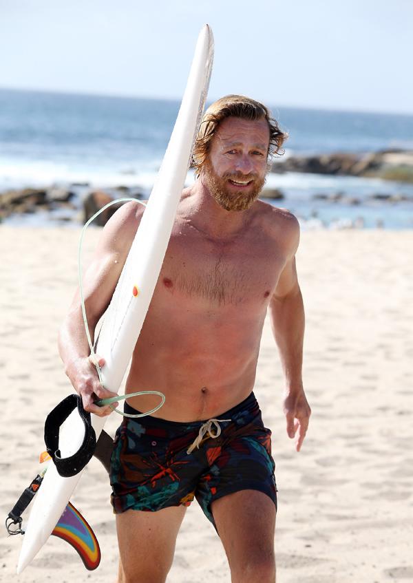 //simon baker shirtless weight surfing